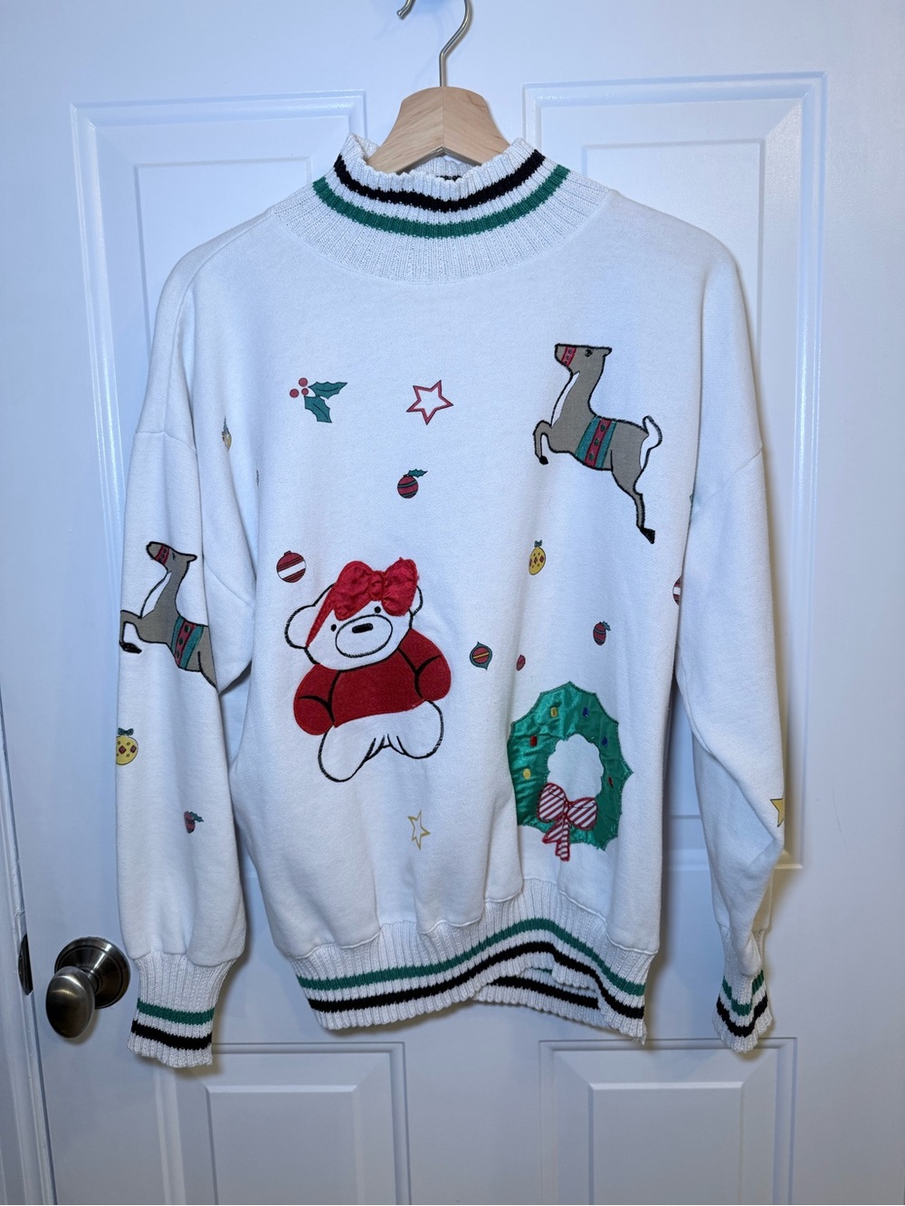 Vintage White Holiday Sweater with Red Bear & Green Wreath